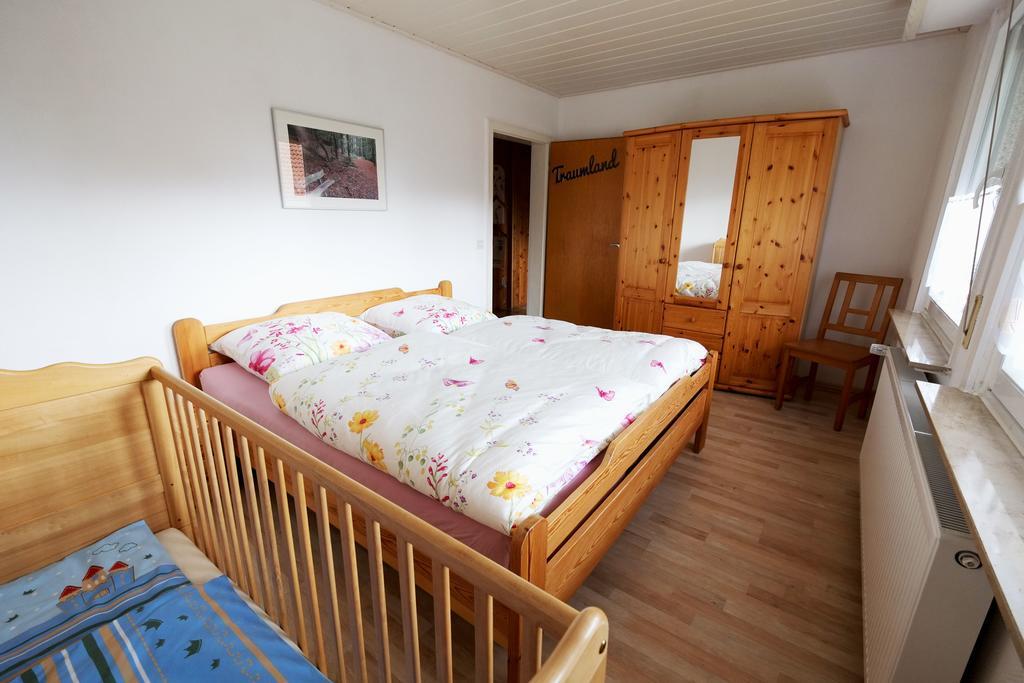 Wolfsbau Ferienwohnung Лангелсхайм Екстериор снимка