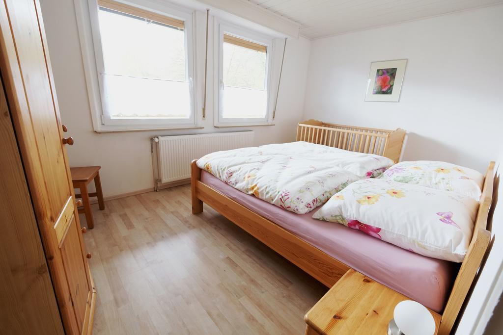 Wolfsbau Ferienwohnung Лангелсхайм Екстериор снимка