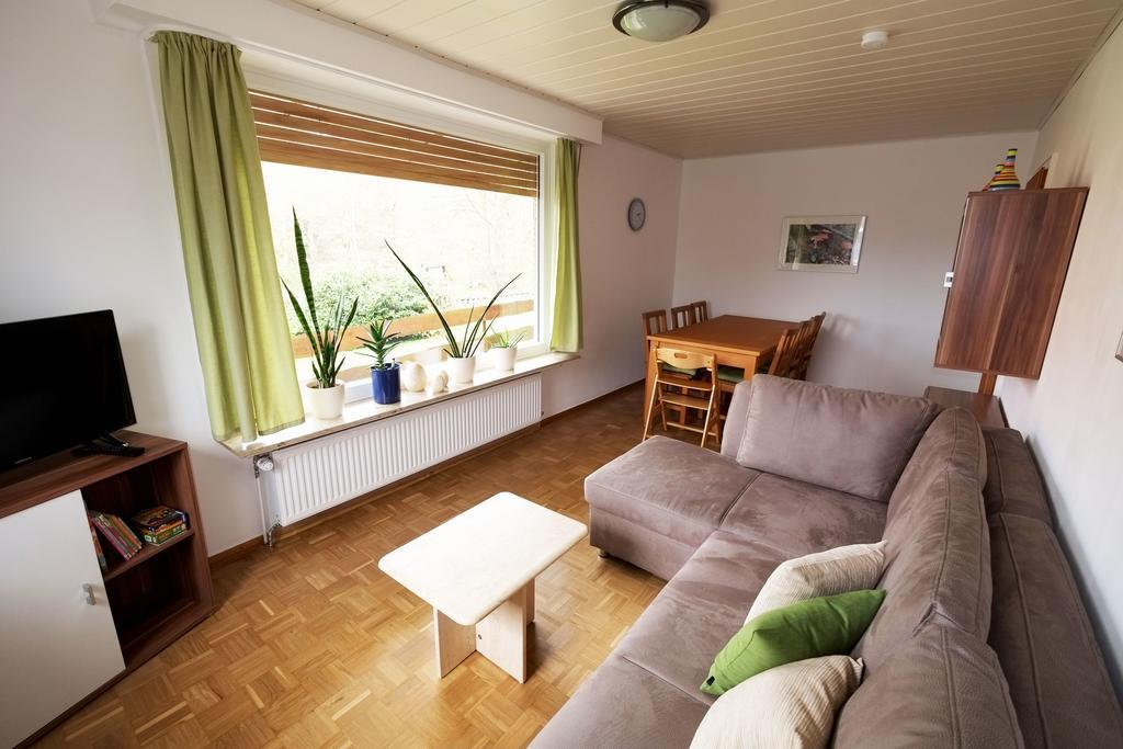 Wolfsbau Ferienwohnung Лангелсхайм Екстериор снимка